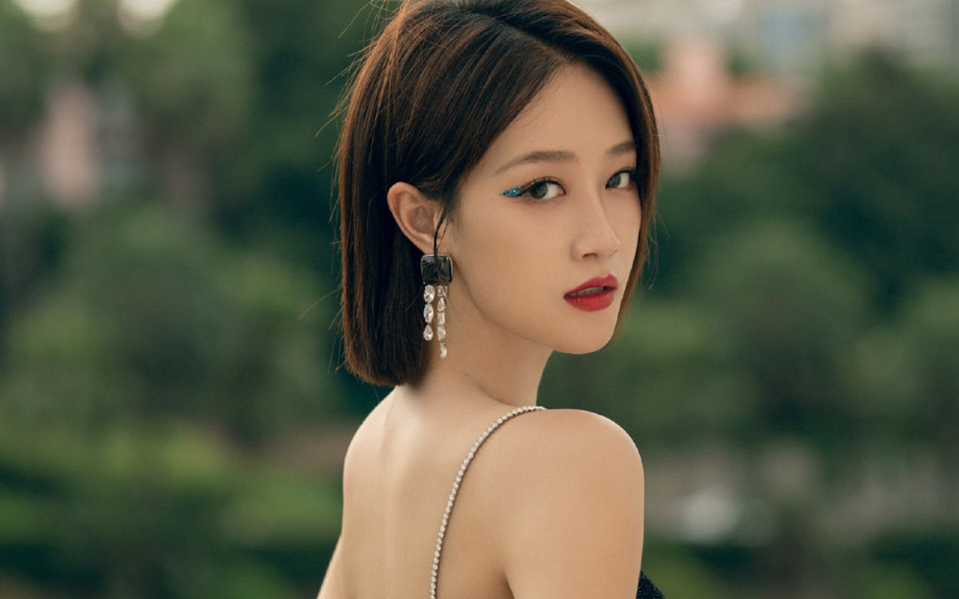 CBA球队加强团队沟通促进战术协同，篮球队团队培育方案