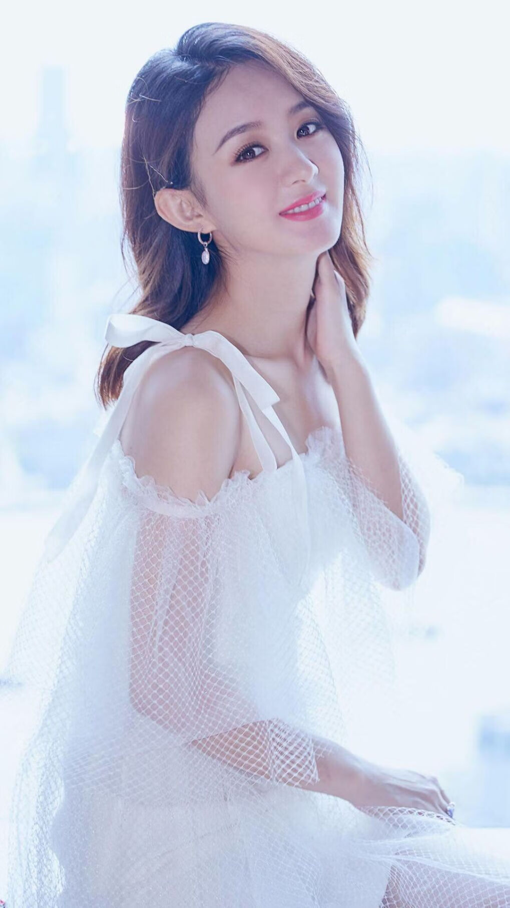 “宽板滑水：东三叉湖赛场上演水上精灵的炫技表演”