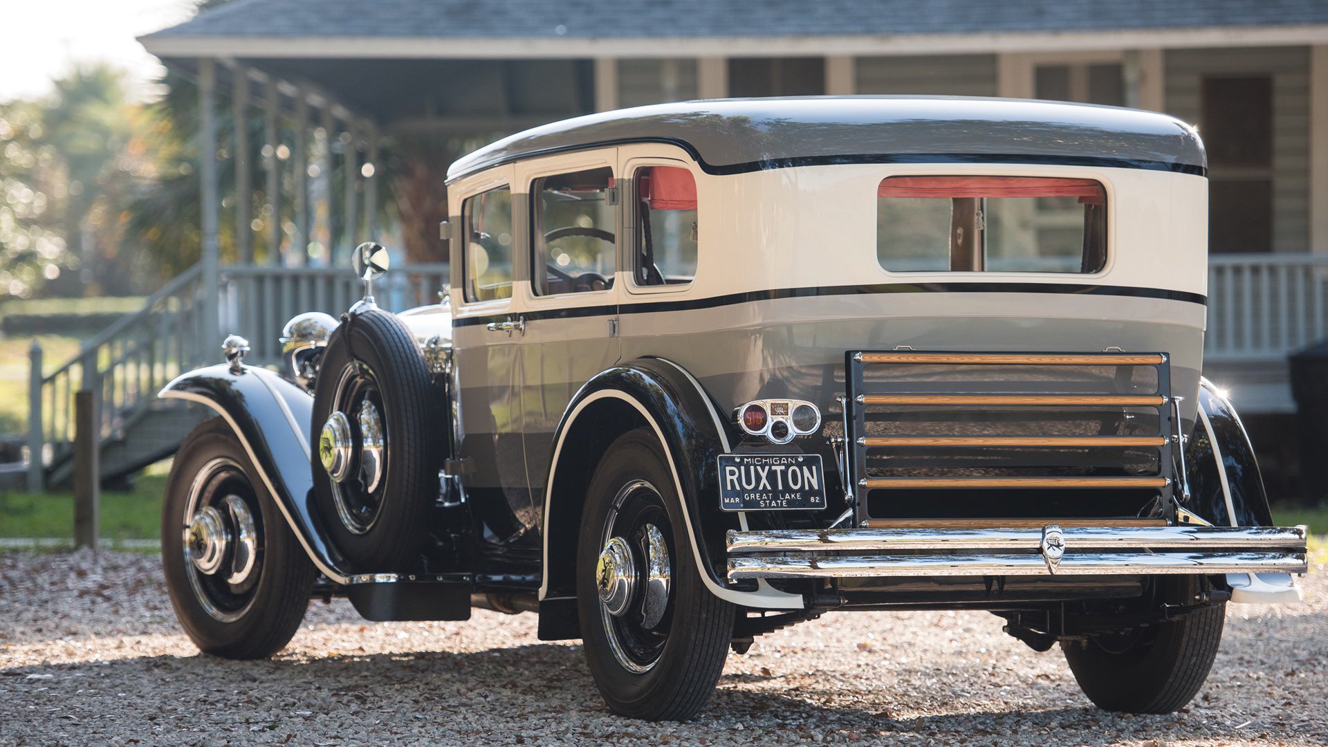 塞维利亚连战连捷，争夺西甲前三名