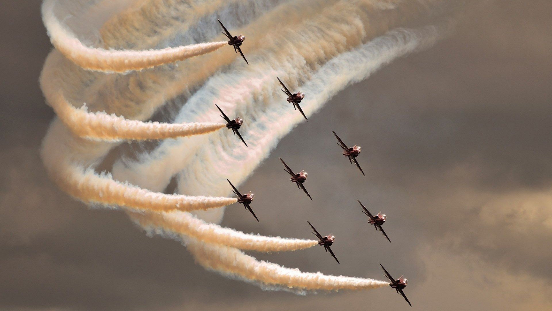 女篮新秀培养注重场上决策能力强化执行质量,女篮球队训练计划